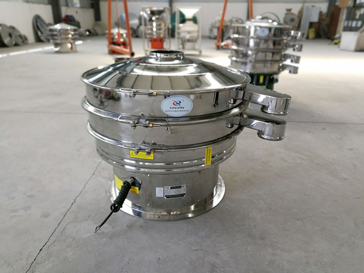 全不銹鋼振動篩整機采用不銹鋼拋光而成，干凈衛(wèi)生，可避免原料被污染